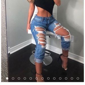 Distressed Jeans🌸